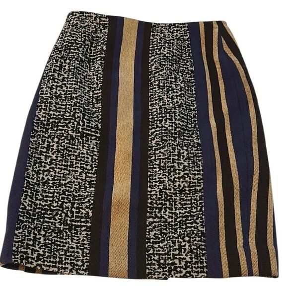 Doncaster Dresses & Skirts - Doncaster Black and White / gold Pencil Skirt Knee-Length Work size 10